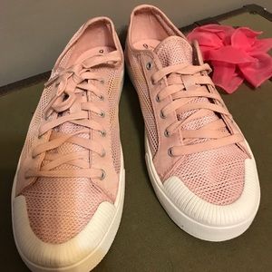 New, never worn super cute mesh shoe